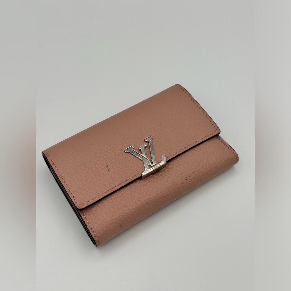 Louis Vuitton Capucines Compact Wallet Magnolia Pink Taurillon Leather LV - Picture 11 of 12